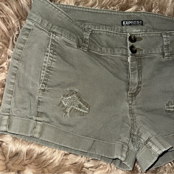 Express Olive green shortie Shorts, vintage 2013, distressed, chino, Sz 8 - Picture 3 of 9